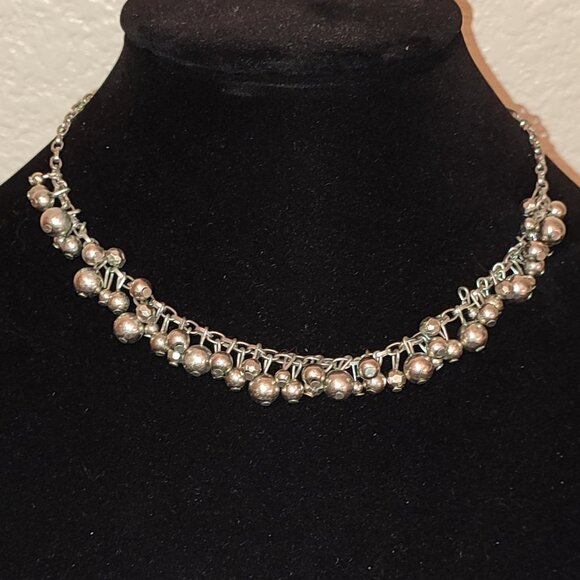 Silver Pearls Necklace Base of the Neck Vintage Bohemian Boho Elegant Classy - Picture 1 of 6